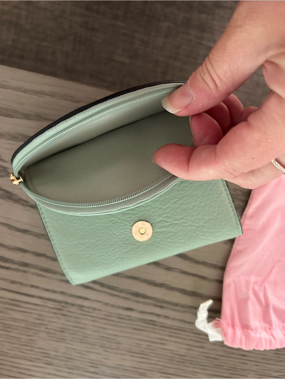 Poppy & Peonies Mint Pebbled MARGAUX Wallet - Picture 4 of 5
